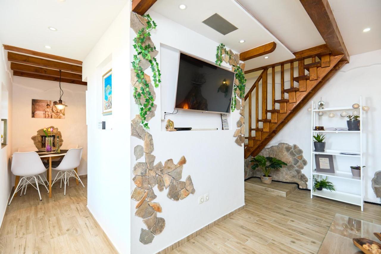 Stone House Biskup Apartment Babino Polje Bagian luar foto